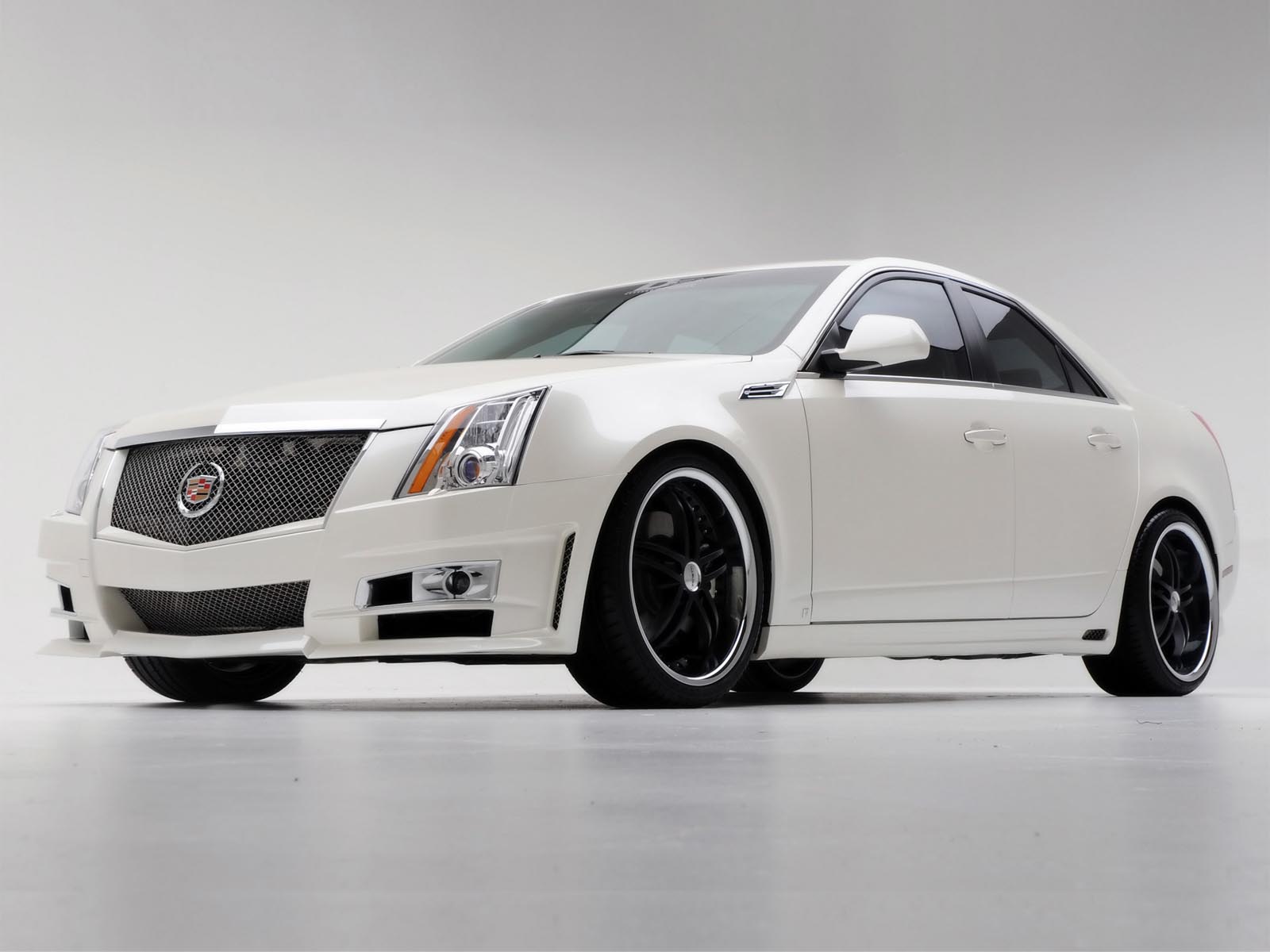 Cadillac CTS D3 - grila este împletită