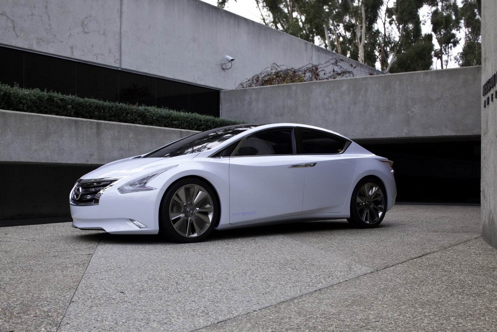 Nissan Ellure este un concept destinat clientelei feminine, intre 30 si 40 de ani